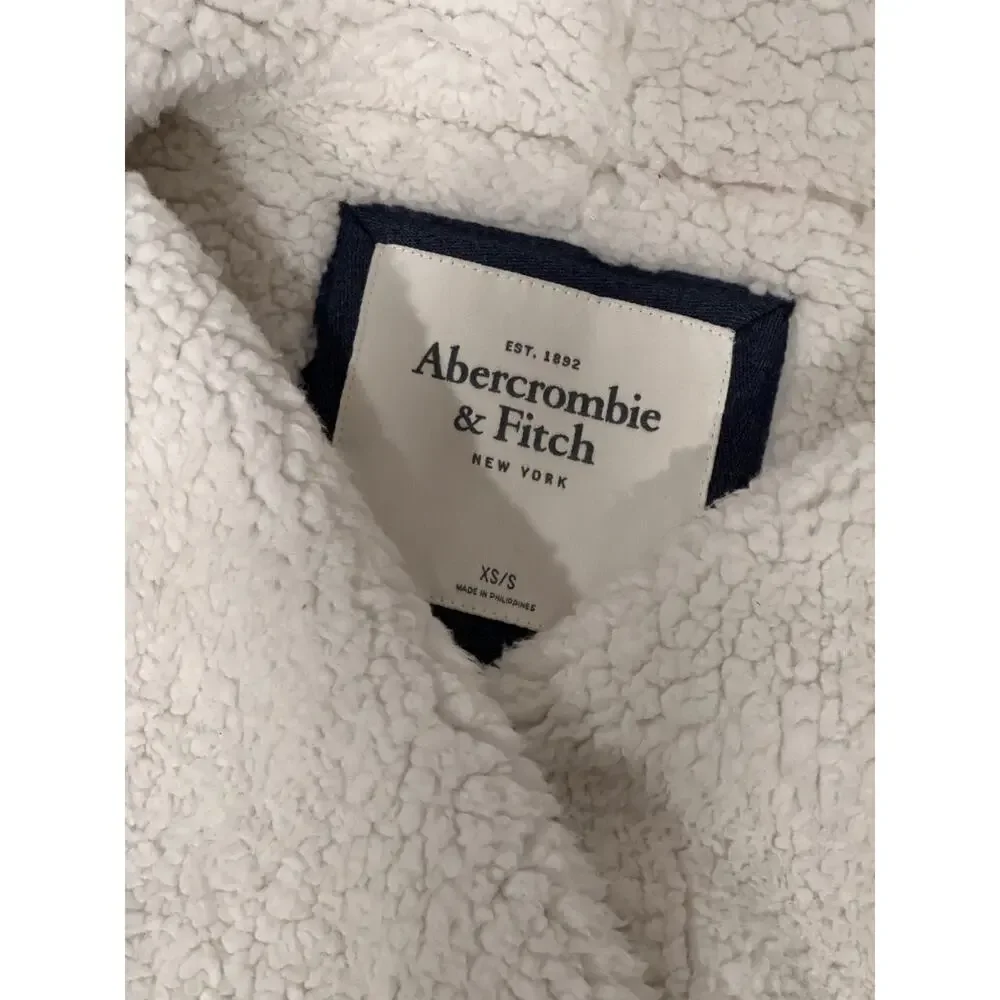 Abercrombie and Fitch Open Front‎ Sherpa Sweatshirt, Size XS/S, KB101 - Picture 3 of 3